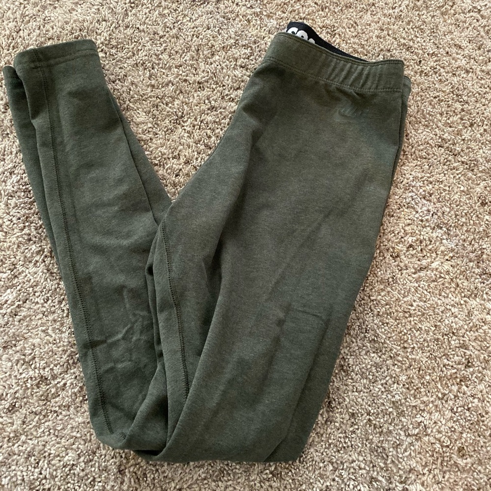 Green Nike leggings